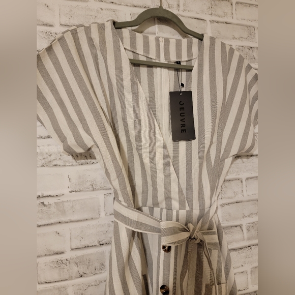 NEW! Casual Short Sleeve, Mini dress w/ Grey Strip and Pockets, Size Large - Picture 7 of 11